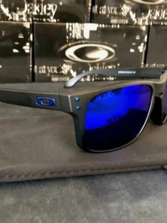 OO9102 Oakley Holbrook Prizm Polarized Sunglasses - Picture 3 of 7